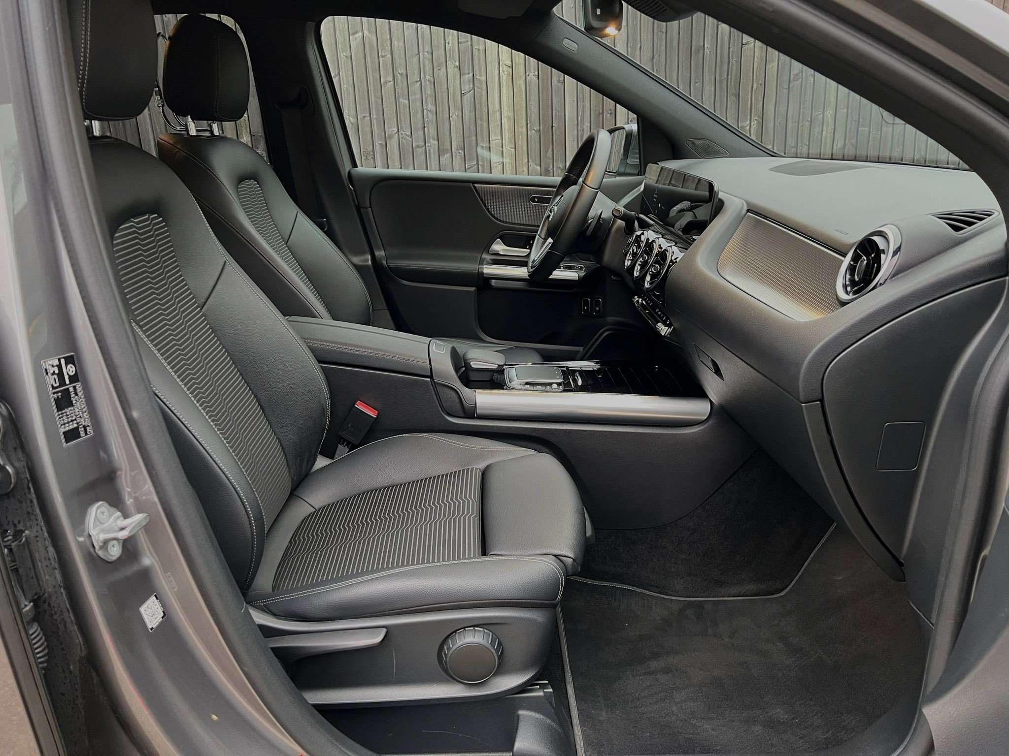 Mercedes-Benz B 250 e PHEV FULL-LED/17"/CAM/CRUISE/ZETELVERW.