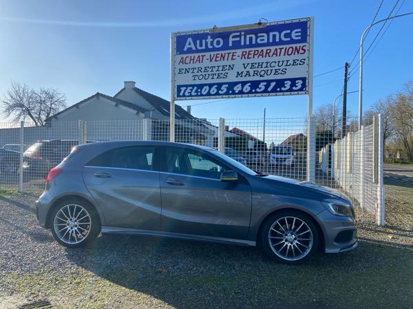 Mercedes-Benz Classe A 180 - /// Pack AMG ///-