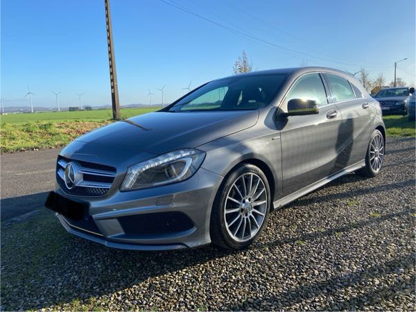 Mercedes-Benz Classe A 180 - /// Pack AMG ///-