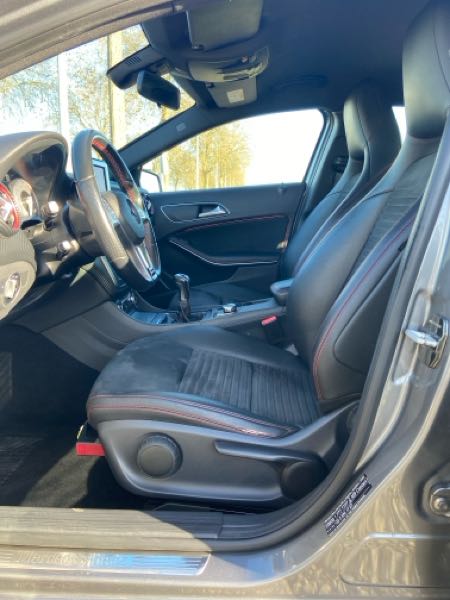 Mercedes-Benz Classe A 180 - /// Pack AMG ///-