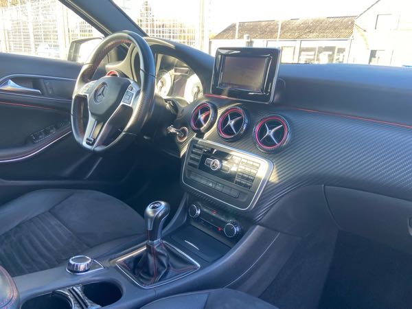 Mercedes-Benz Classe A 180 - /// Pack AMG ///-