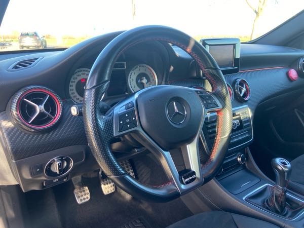 Mercedes-Benz Classe A 180 - /// Pack AMG ///-