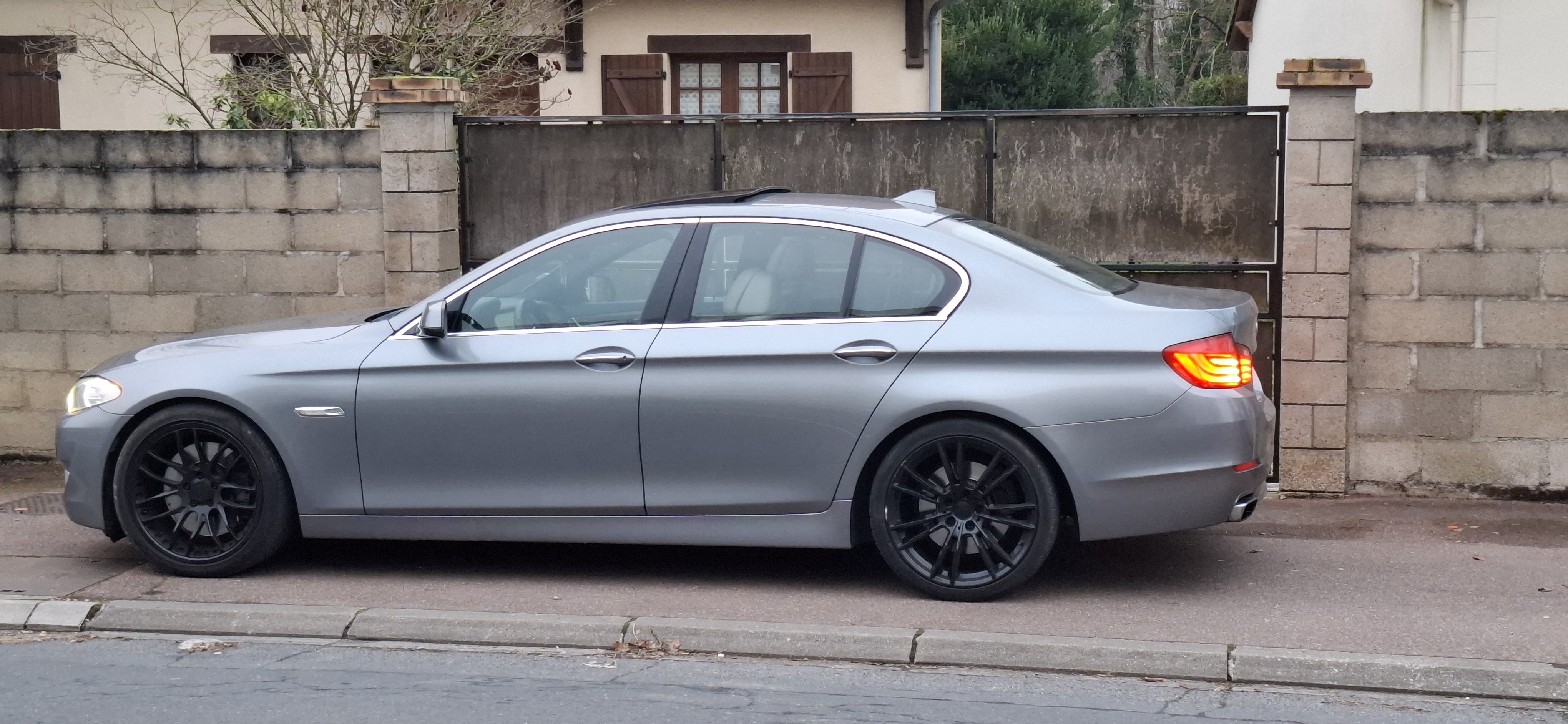 Bmw Serie 5 (F10) 550IA XDRIVE 407 SPORT DESIGN