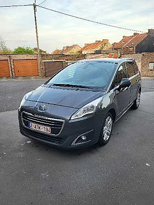 Peugeot 5008 1.6 HDI 115 FAP ALLURE 7PL