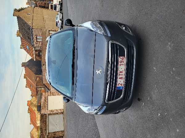 Peugeot 5008 1.6 HDI 115 FAP ALLURE 7PL
