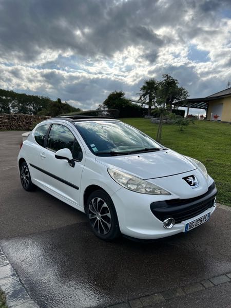 Peugeot 207 (2) 1.6 VTI 120 PREMIUM 3P