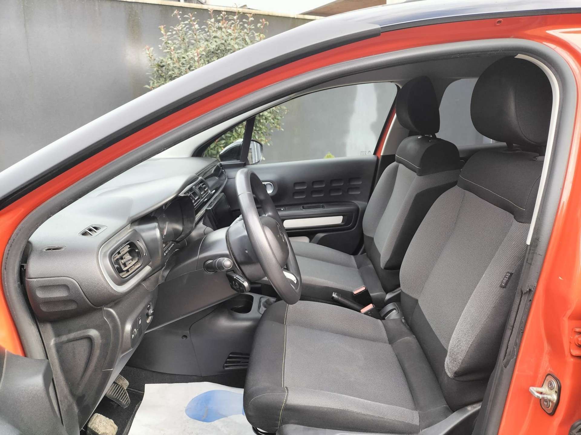 Citroen C3 1.2i 82 Feel - Petit Budget Economique - Garantie 12 Mois avec Entretien Effectué - Dispo Rapide - Zone LEZ Ok