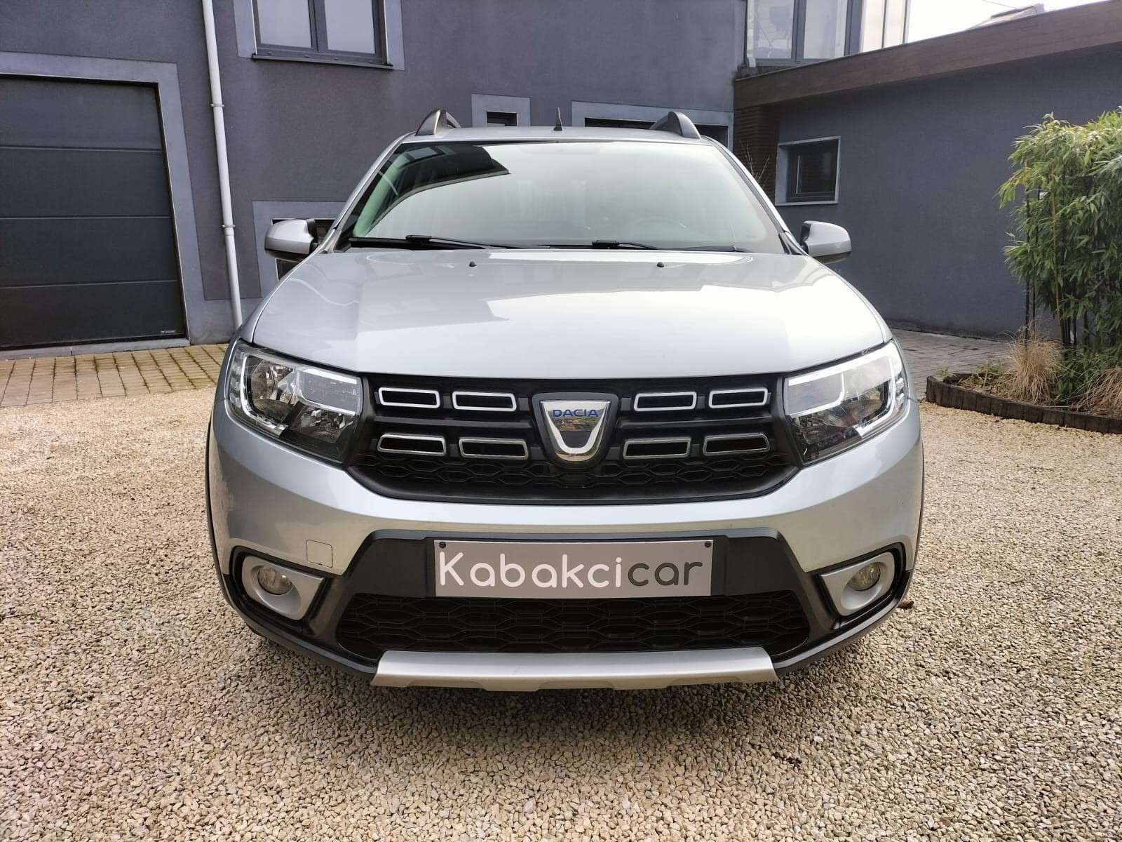 Dacia Sandero Stepway 0.9 TCe - Petit Budget Economique - Garantie 12 Mois avec Entretien Effectué - Dispo Rapidement - Zone LEZ Ok