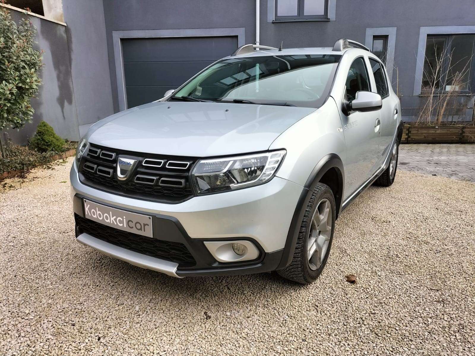 Dacia Sandero Stepway 0.9 TCe - Petit Budget Economique - Garantie 12 Mois avec Entretien Effectué - Dispo Rapidement - Zone LEZ Ok