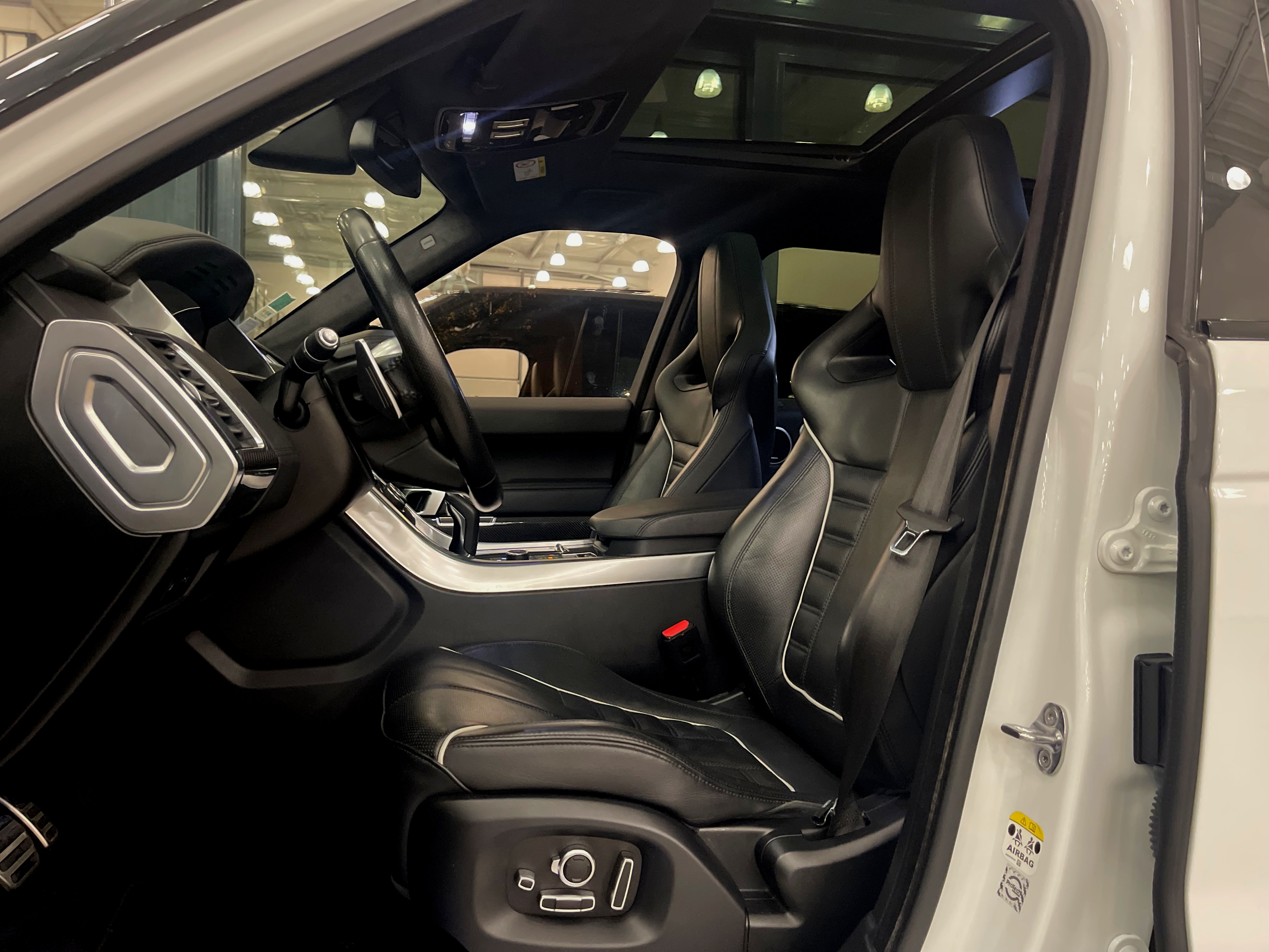 Land Rover Range Rover Sport II 5.0 V8 SUPERCHARGED SVR AUTO