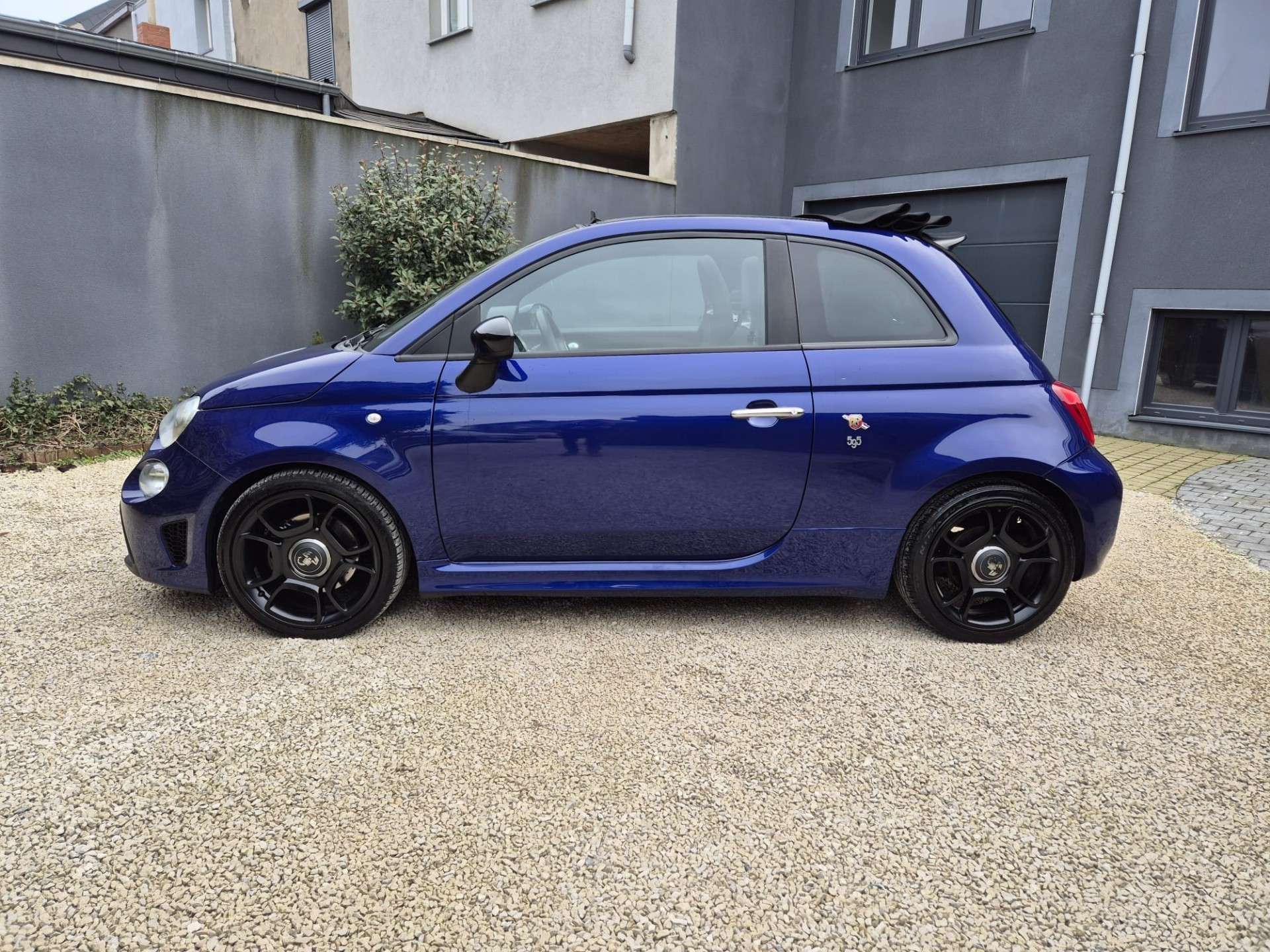 Abarth 595C 1.4 T-Jet Pista - Sportive et Cabriolet - Garantie 12 Mois avec entretien Effectué - Dispo Rapidement - Zone LEZ OK