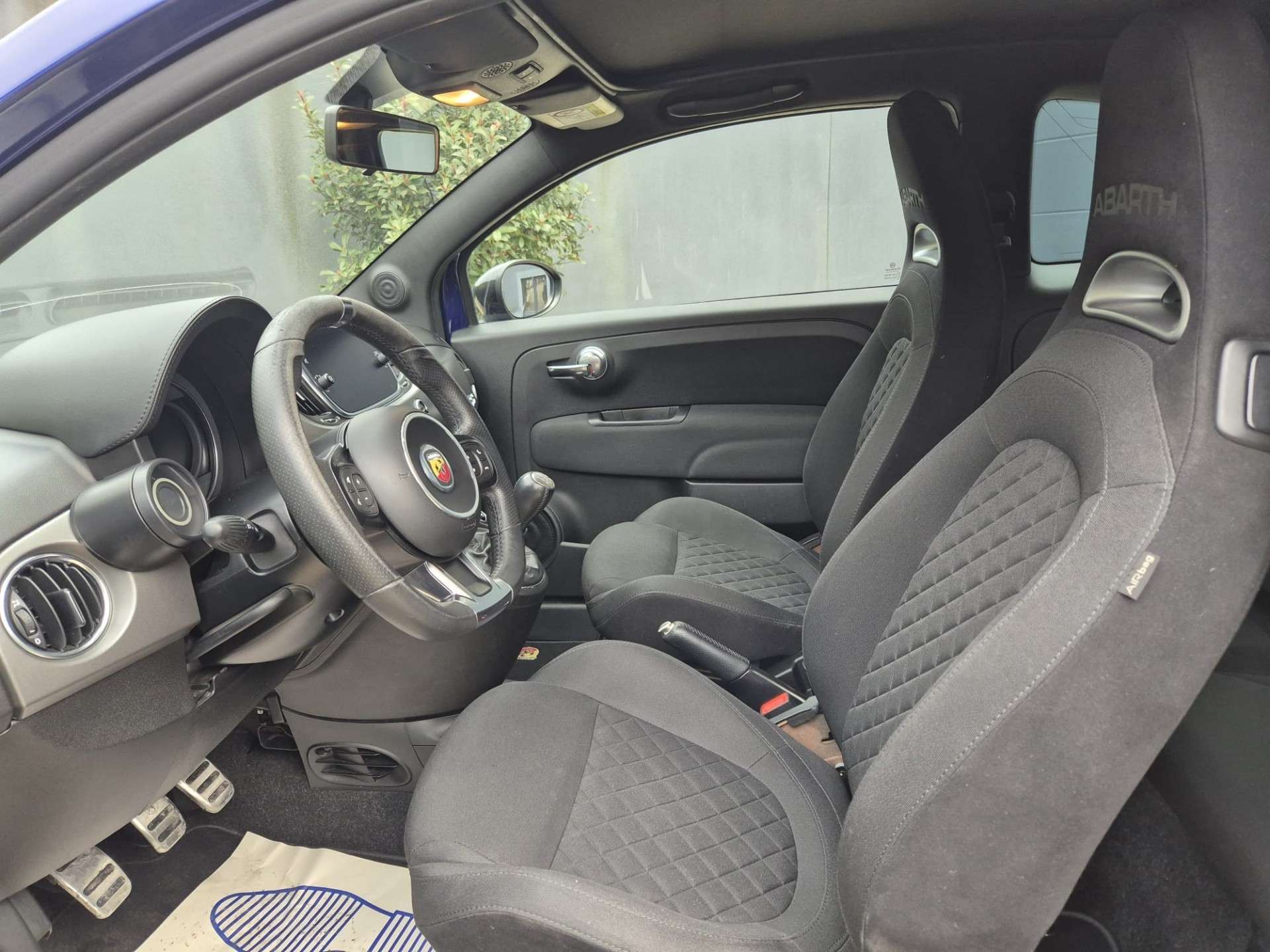 Abarth 595C 1.4 T-Jet Pista - Sportive et Cabriolet - Garantie 12 Mois avec entretien Effectué - Dispo Rapidement - Zone LEZ OK