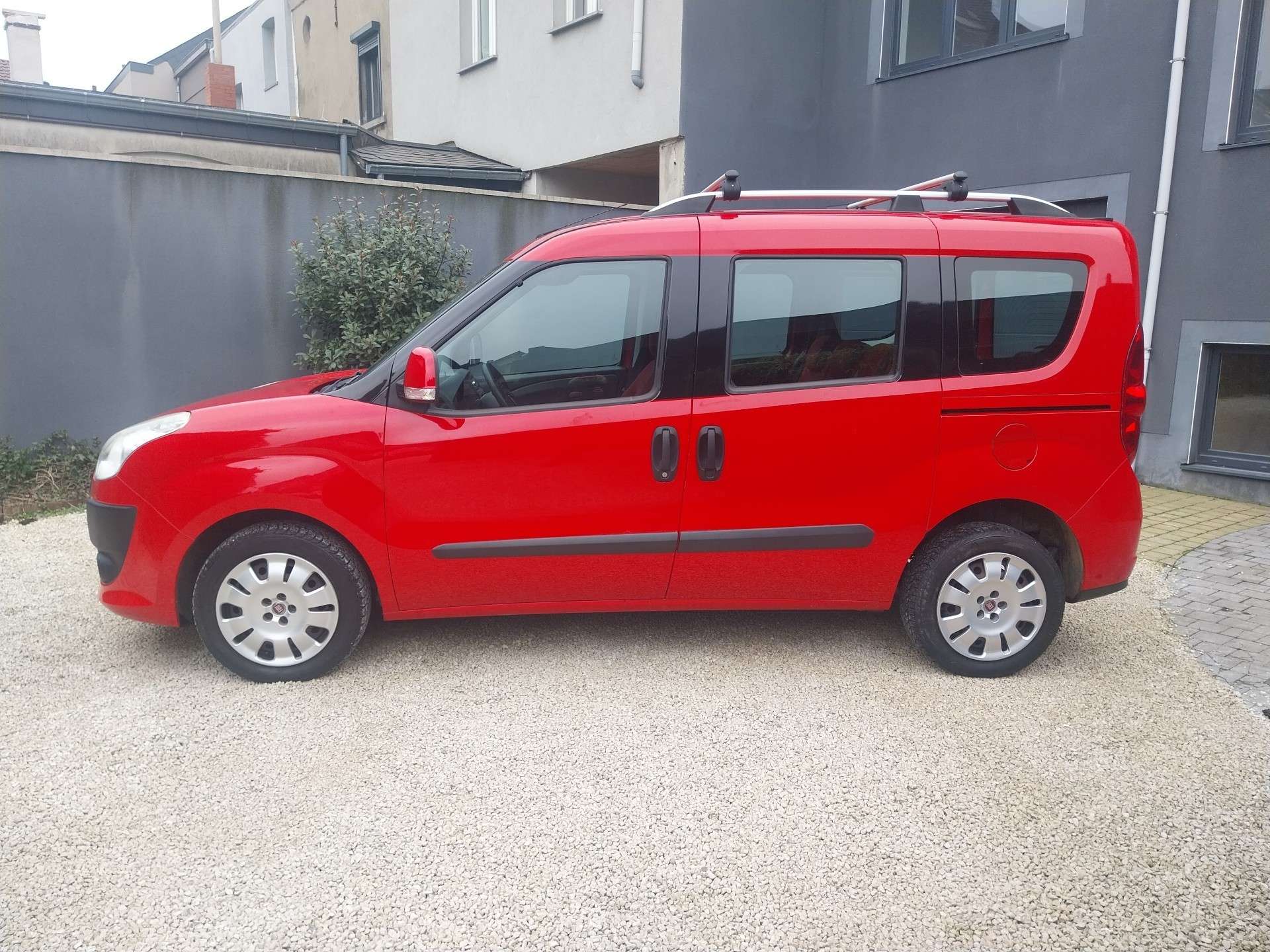 Fiat Doblo 1.6 Multijet 105 -Idéal Famille Ludospace Petit Budget - Garantie 12 Mois avec Entretien Effectué - Dispo Rapidement