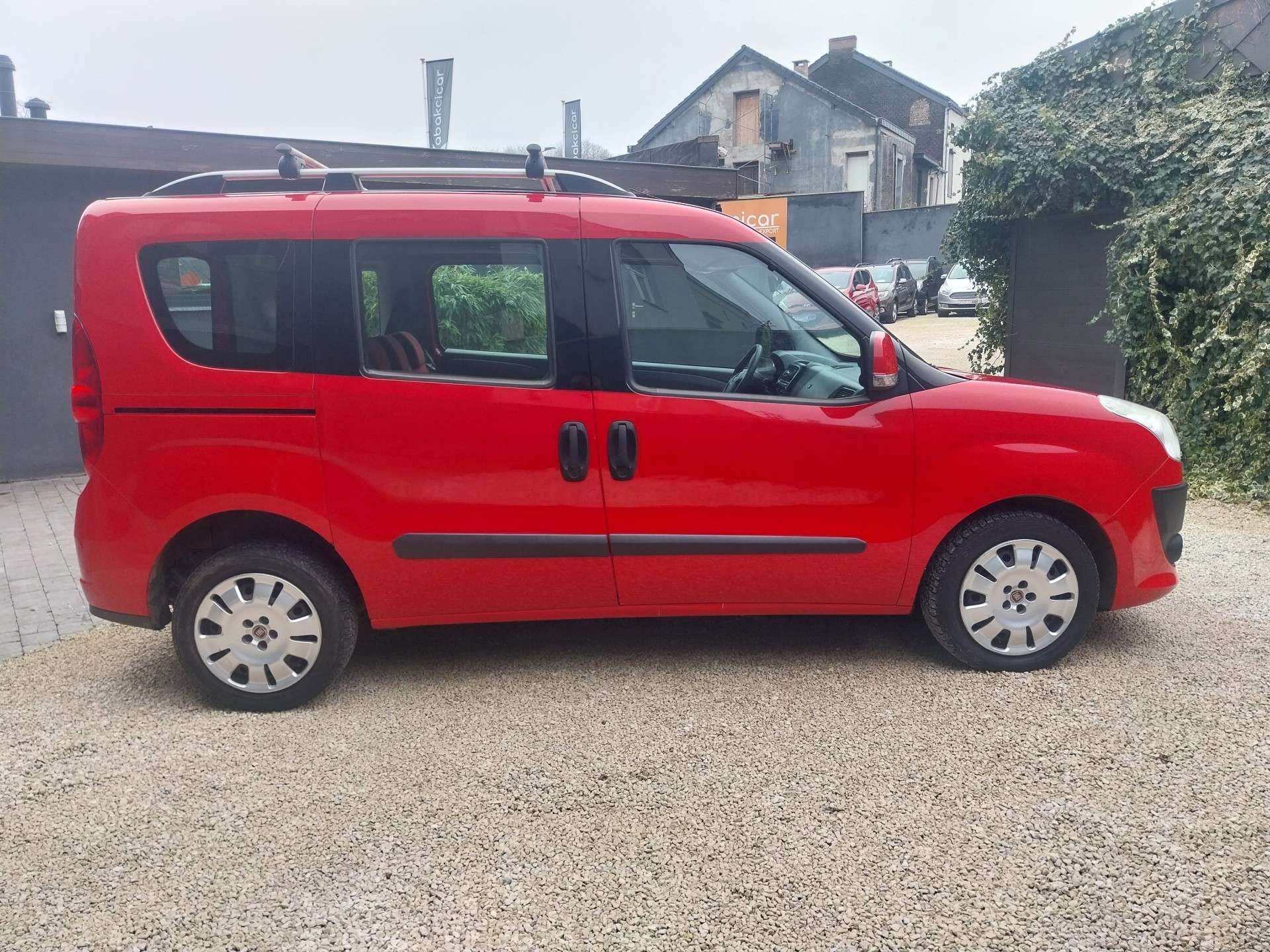 Fiat Doblo 1.6 Multijet 105 -Idéal Famille Ludospace Petit Budget - Garantie 12 Mois avec Entretien Effectué - Dispo Rapidement