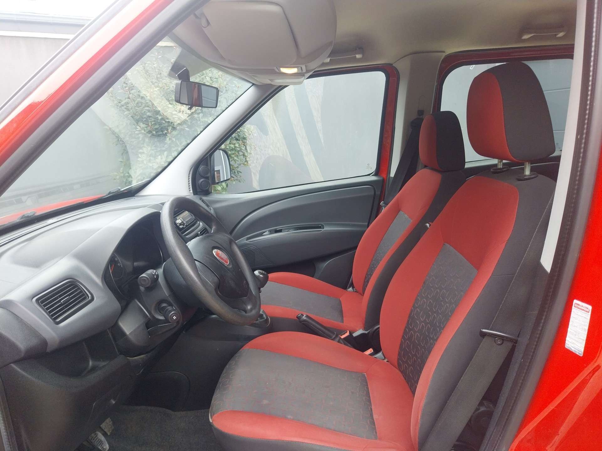 Fiat Doblo 1.6 Multijet 105 -Idéal Famille Ludospace Petit Budget - Garantie 12 Mois avec Entretien Effectué - Dispo Rapidement
