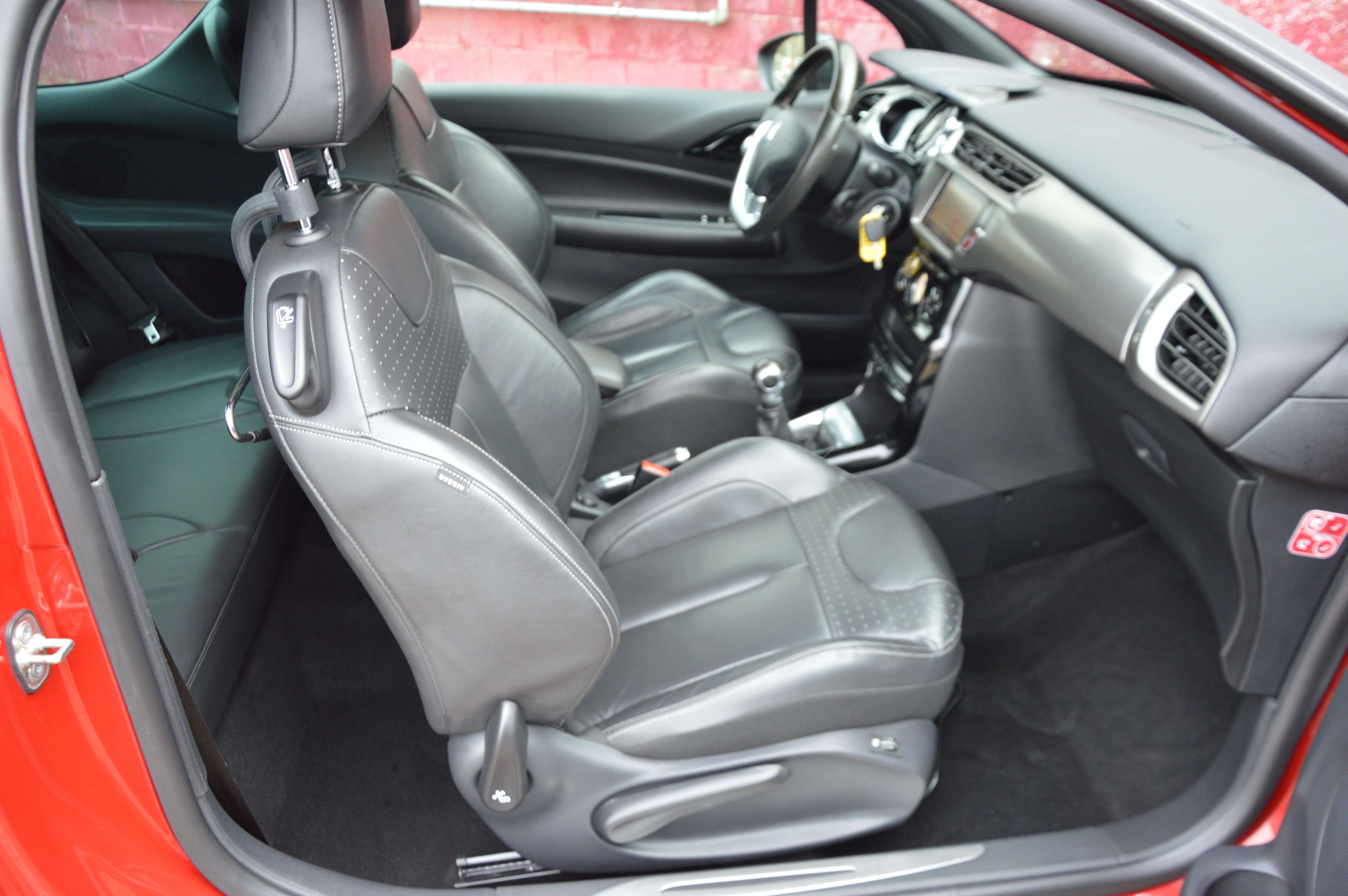 DS Automobiles DS 3 1.6BlueHDi Sport Chic NAV CUIR SENS AR 98.060KM