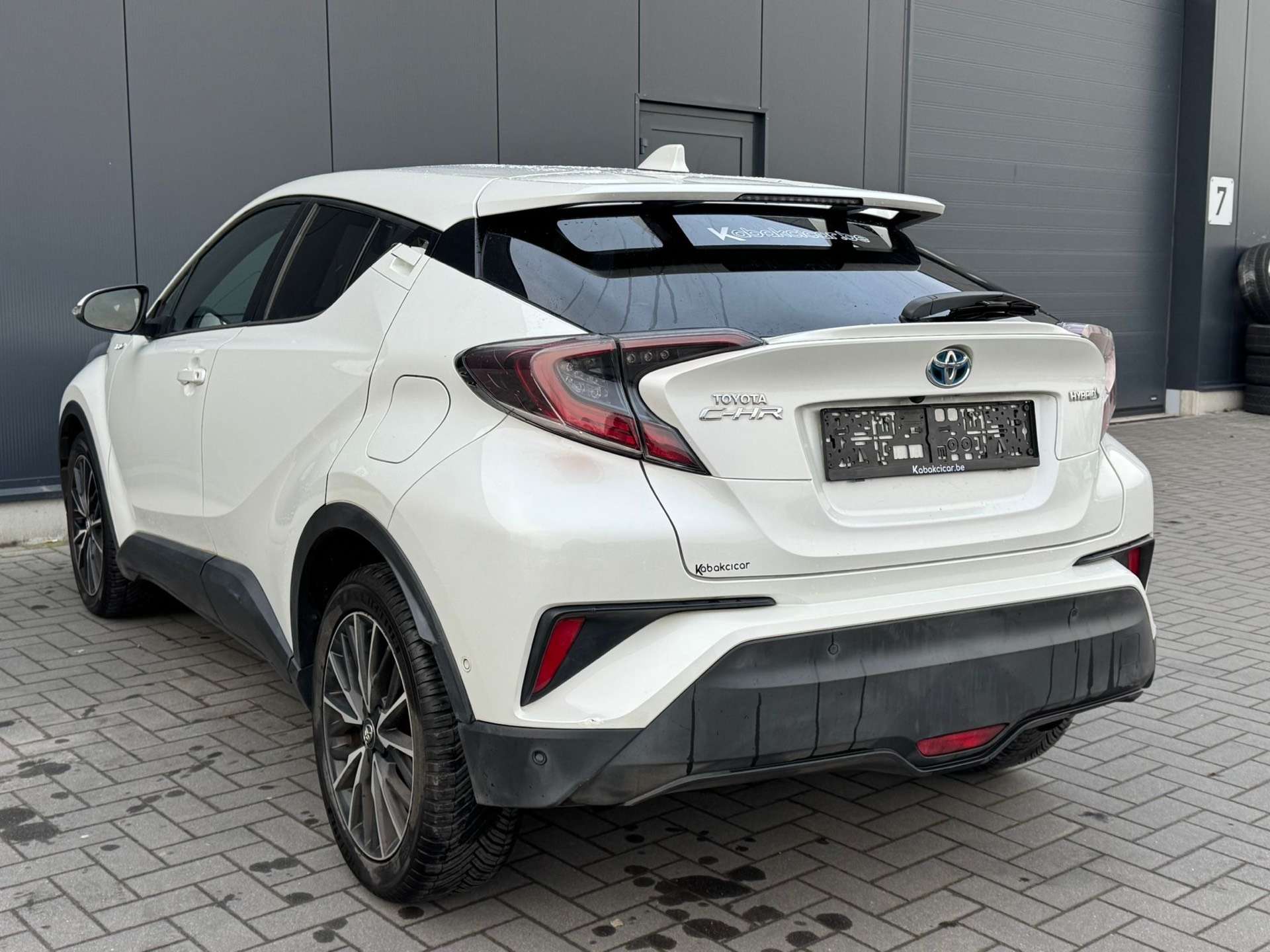 Toyota C-HR 1.8i VVT-i Hybrid E-CVT //Cuir//Navi//Garantie 12M
