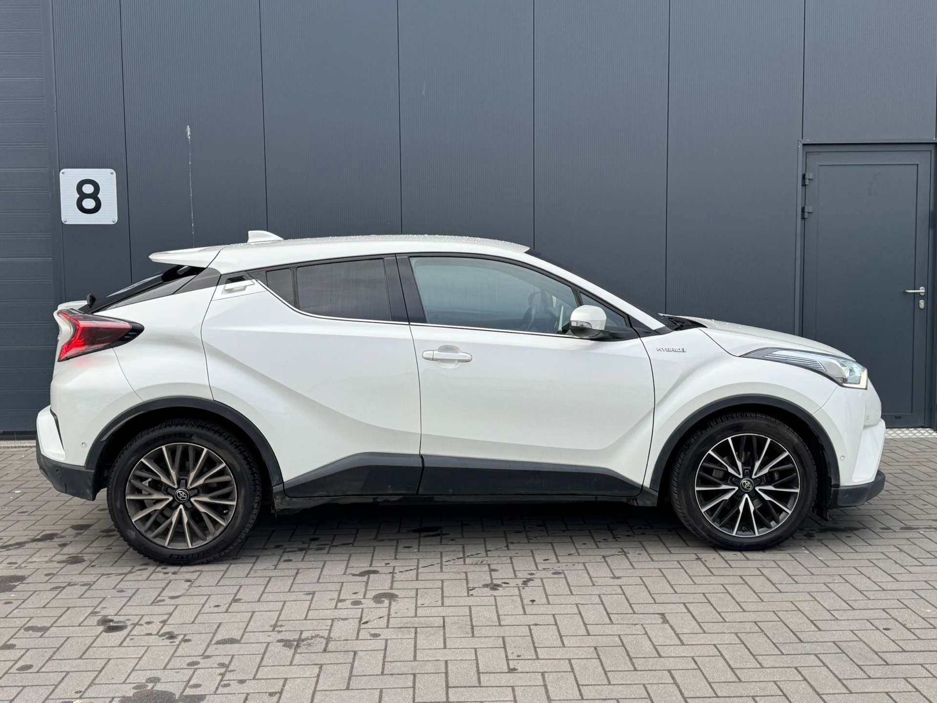 Toyota C-HR 1.8i VVT-i Hybrid E-CVT //Cuir//Navi//Garantie 12M