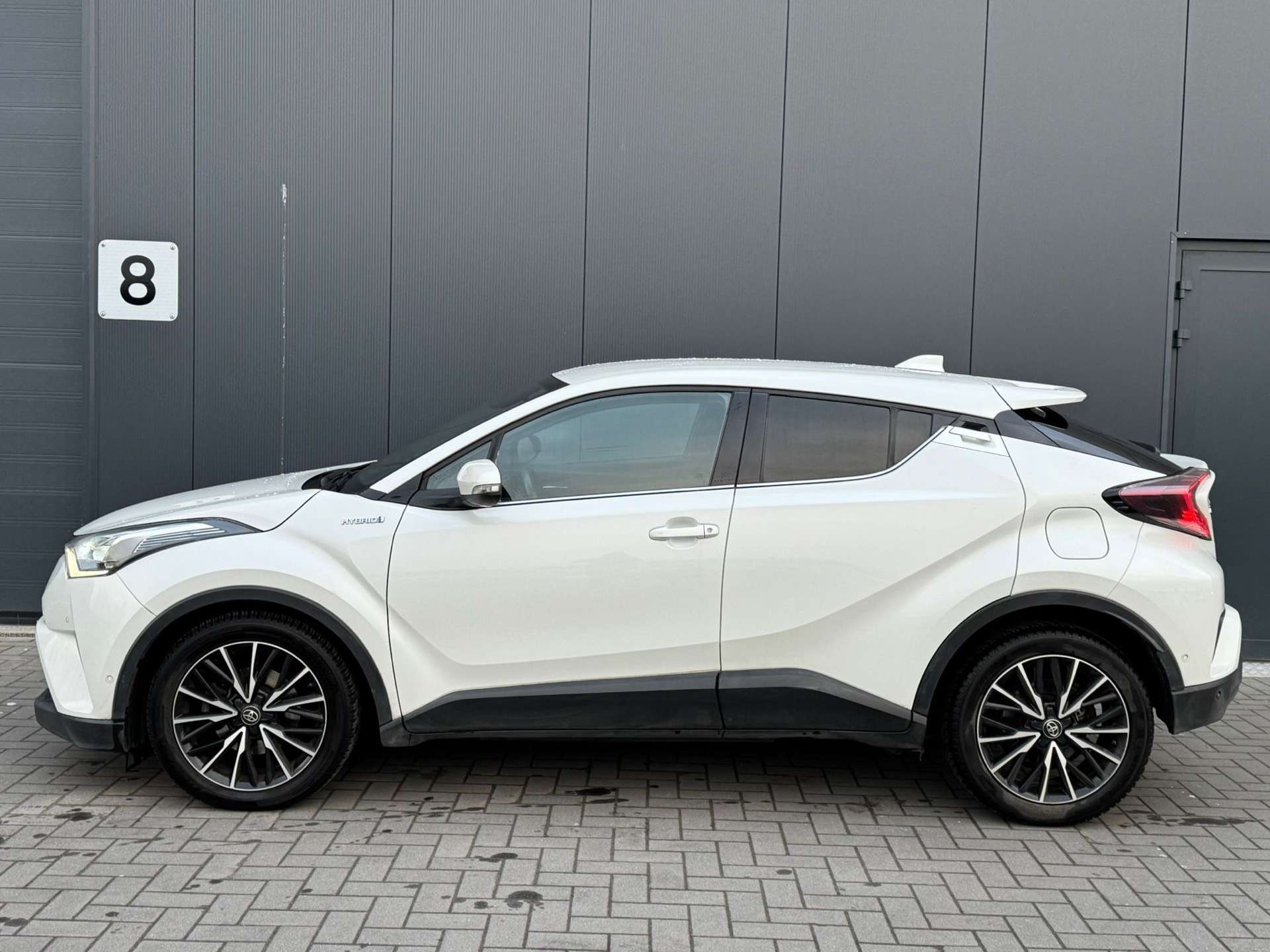 Toyota C-HR 1.8i VVT-i Hybrid E-CVT //Cuir//Navi//Garantie 12M