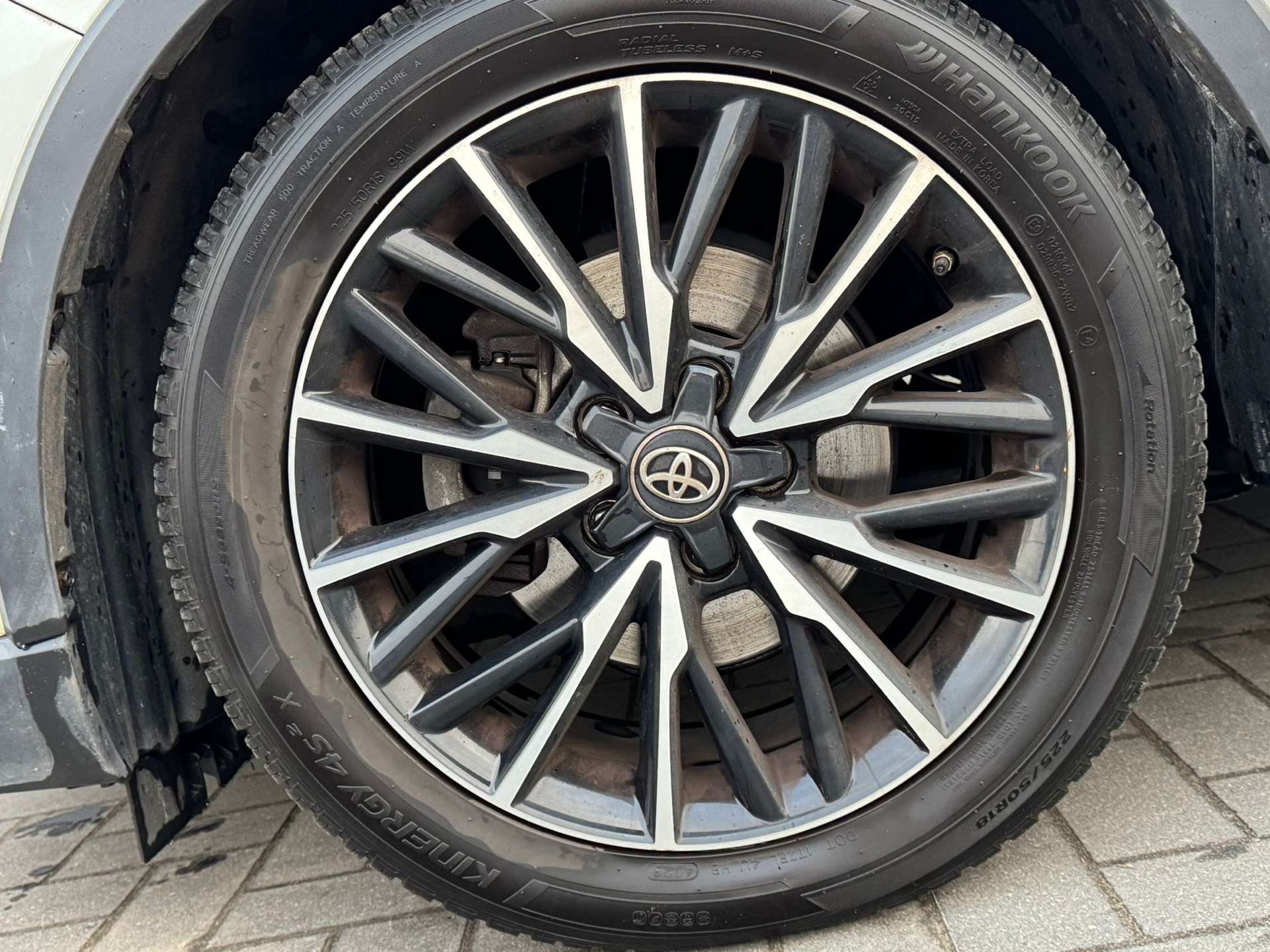 Toyota C-HR 1.8i VVT-i Hybrid E-CVT //Cuir//Navi//Garantie 12M
