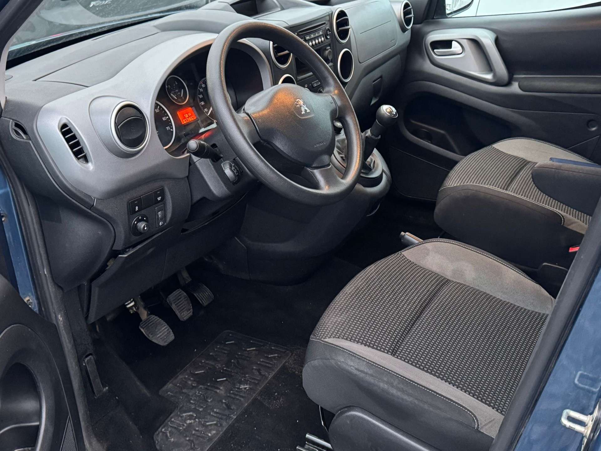 Peugeot Partner Tepee 1.6 BlueHDi // 7 Places // Clim // Garantie