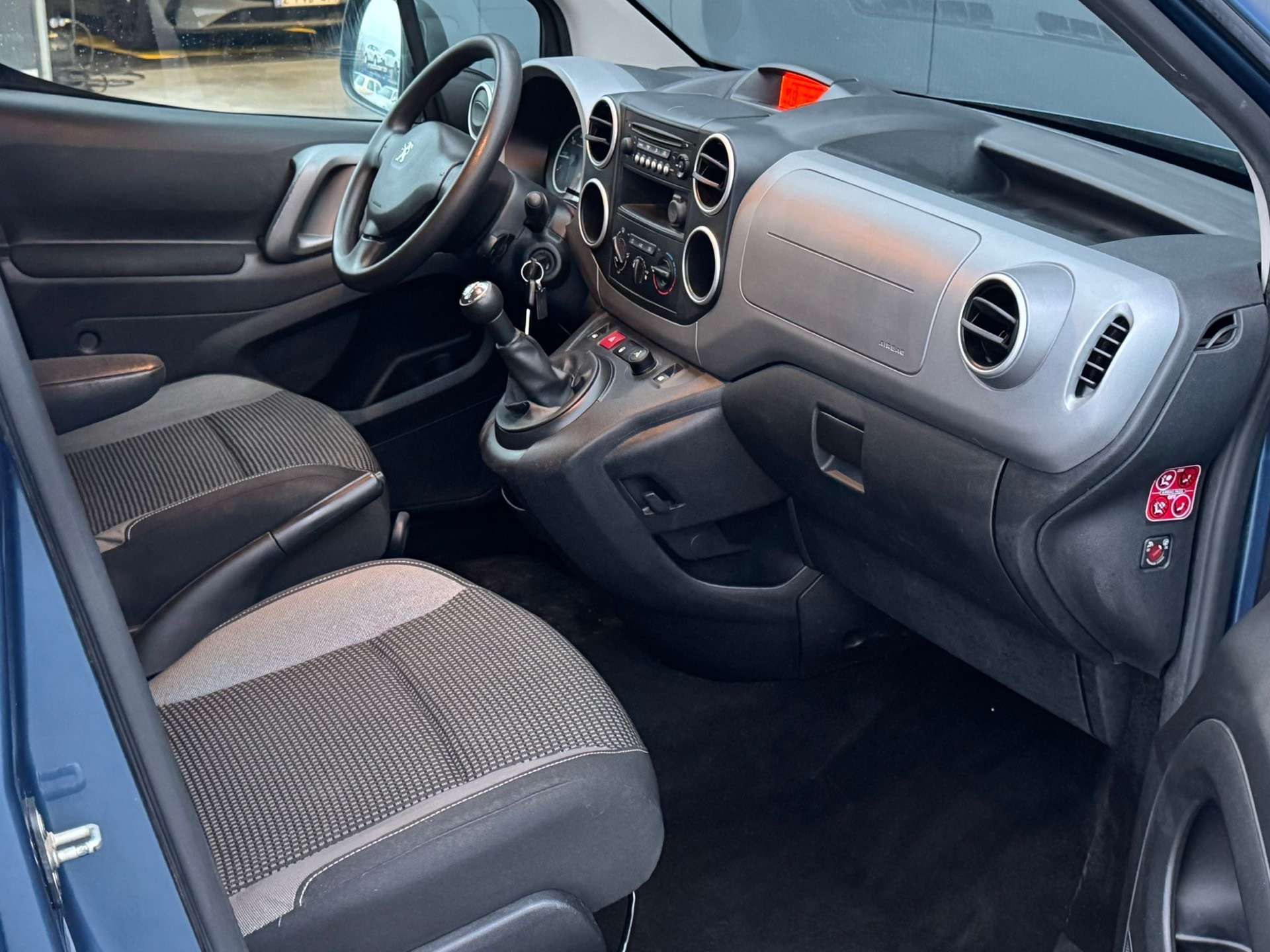 Peugeot Partner Tepee 1.6 BlueHDi // 7 Places // Clim // Garantie