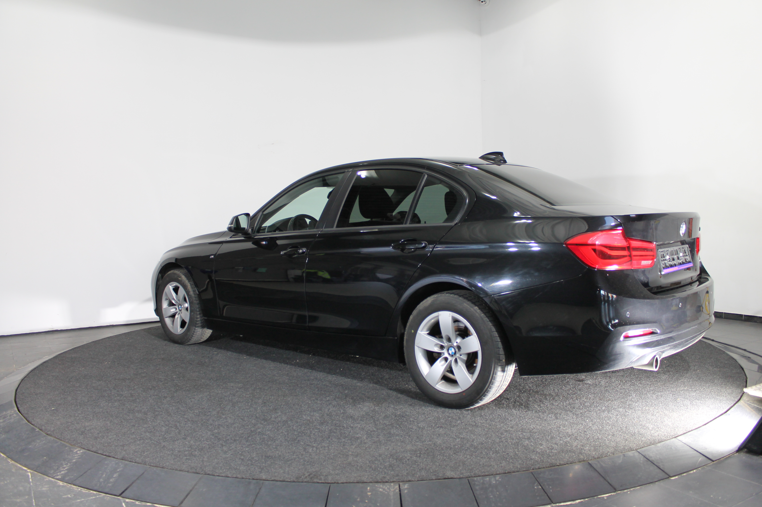 Bmw Serie 3 (F30) (2) 318I 136 M SPORT