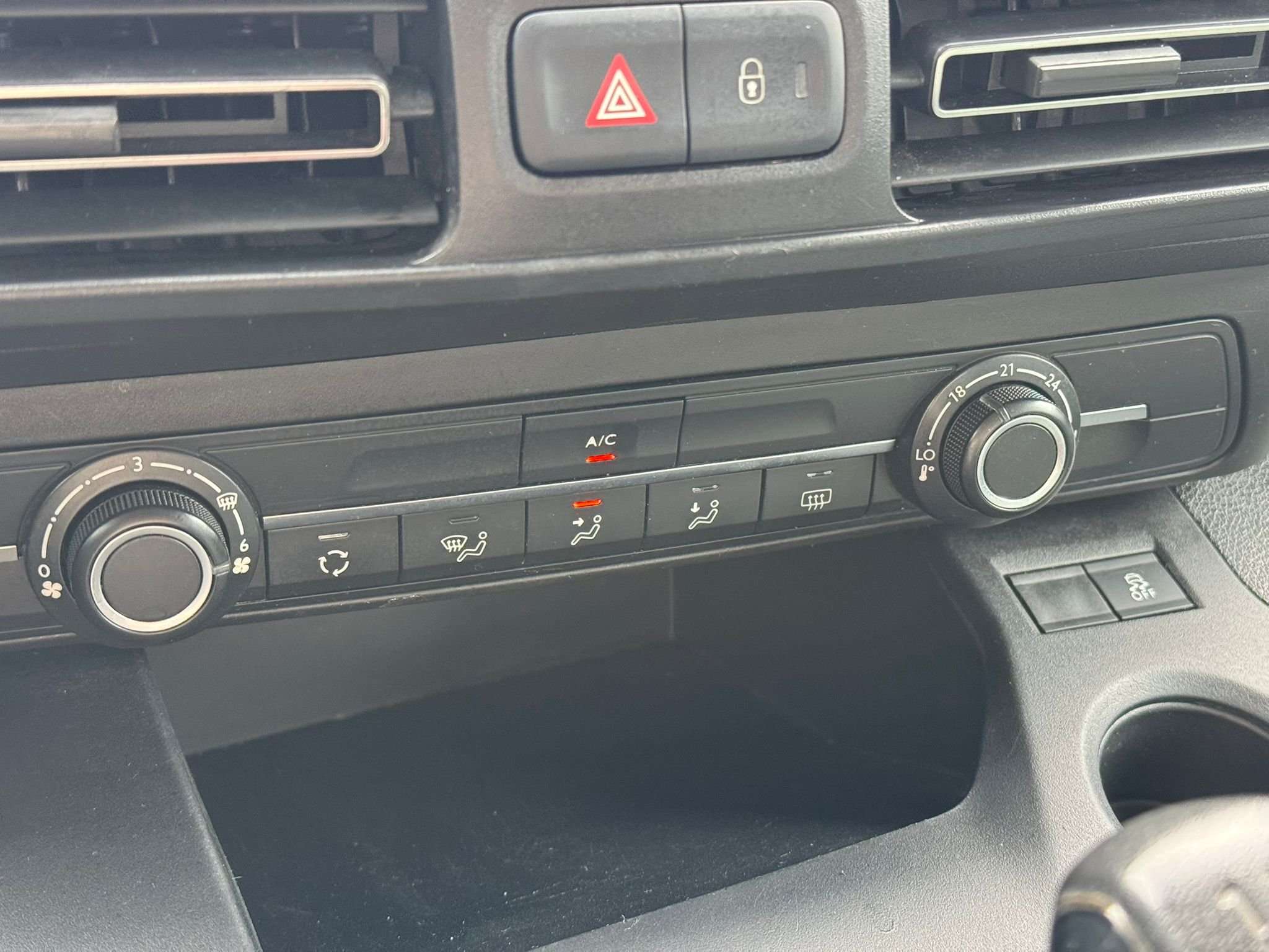 Citroen Berlingo 1.5 BlueHDi 5 Places / 1e Main / Entretien + CT + Garantie 1 an