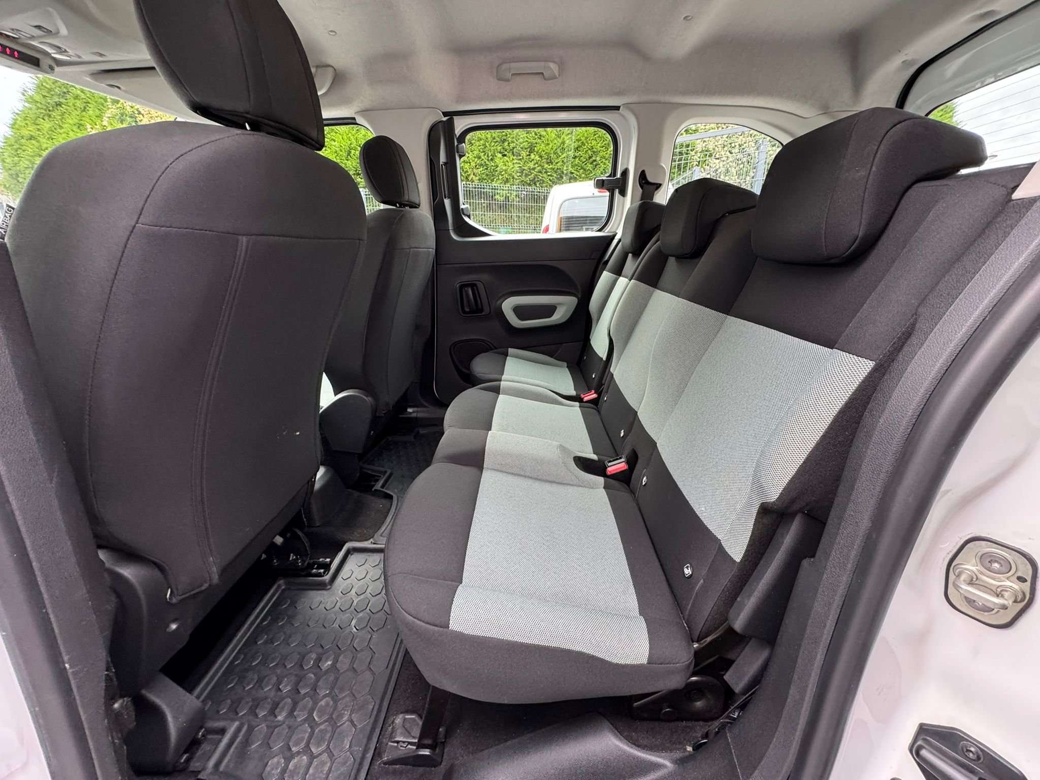 Citroen Berlingo 1.5 BlueHDi 5 Places / 1e Main / Entretien + CT + Garantie 1 an