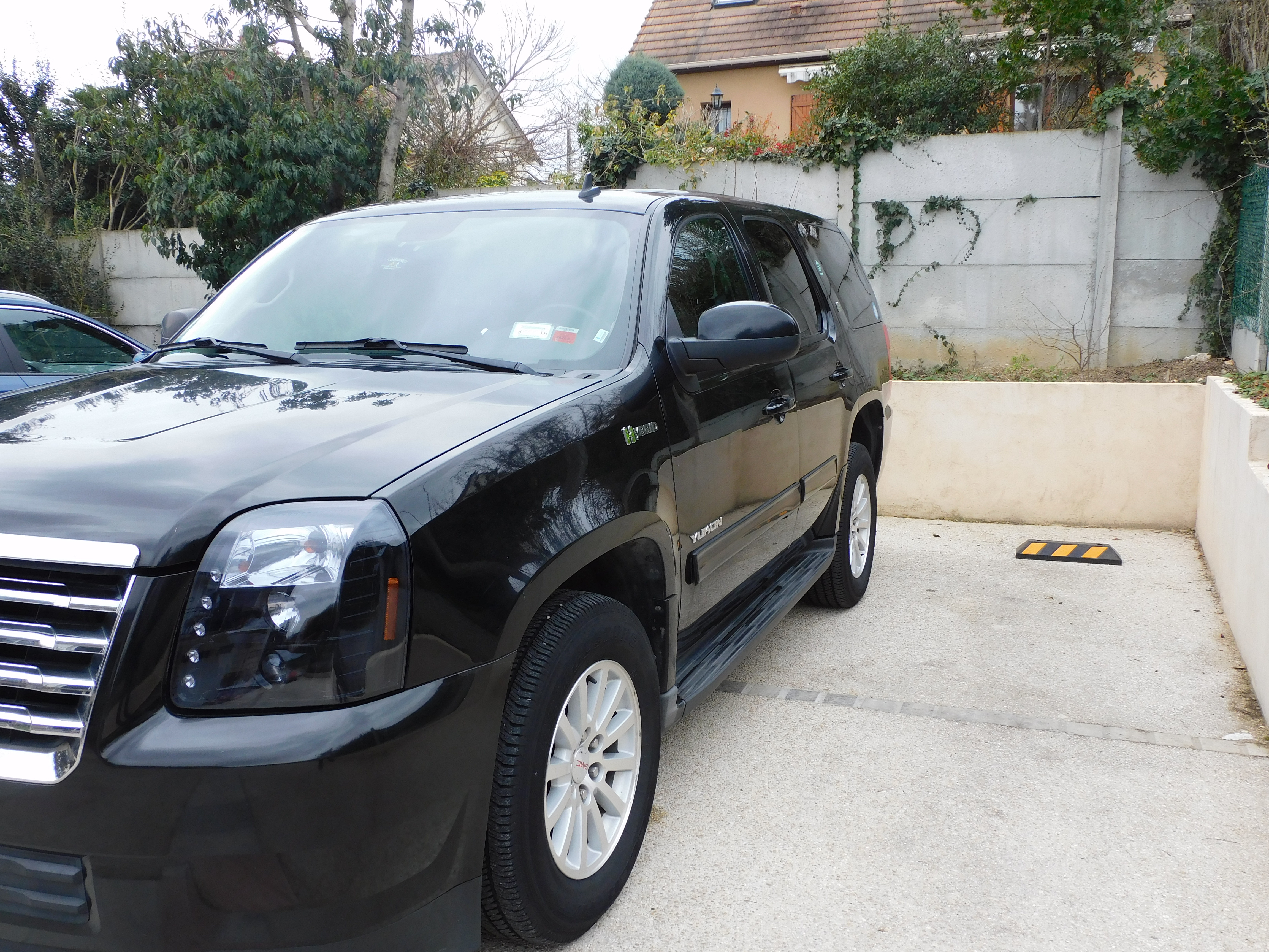 GMC Yukon hybrid
