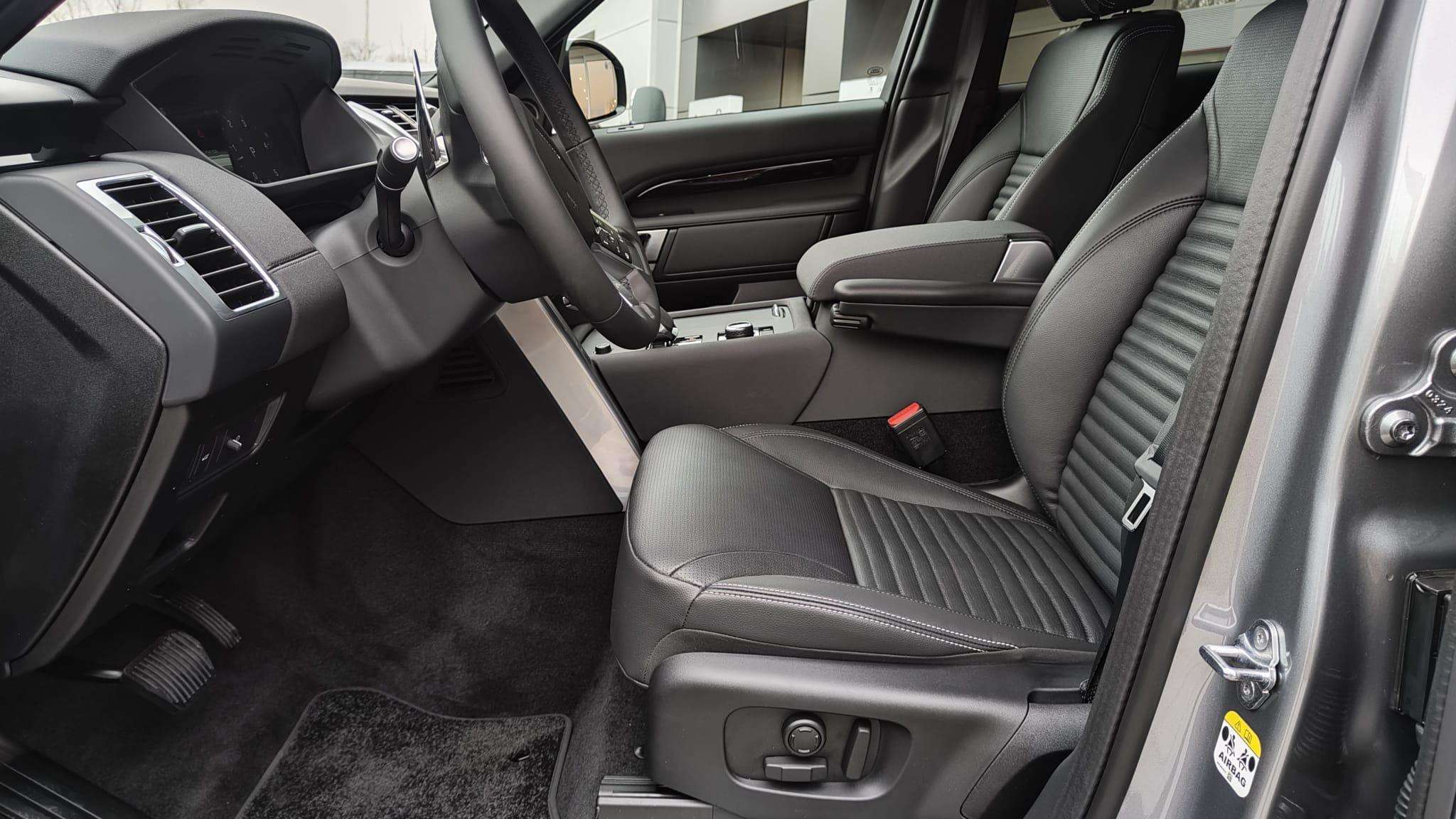 Land Rover Discovery 7 Seats