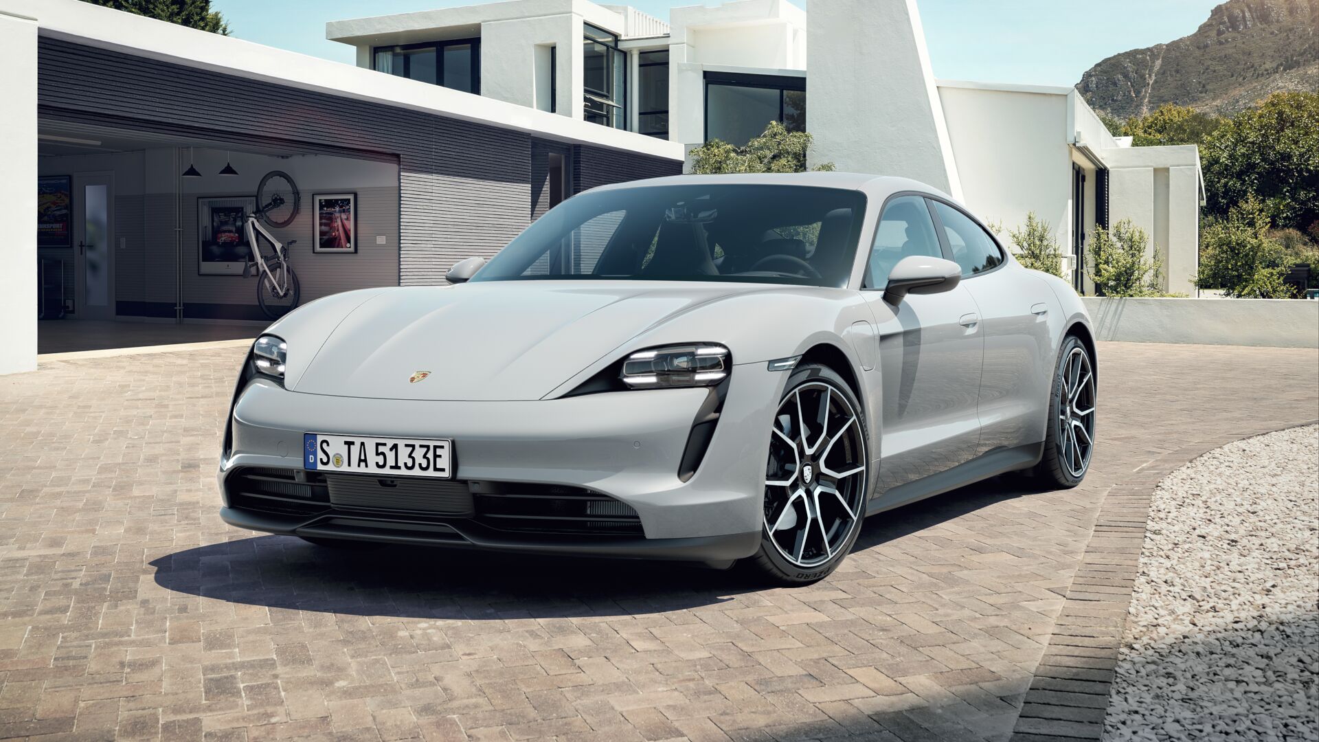 Porsche Taycan 2S