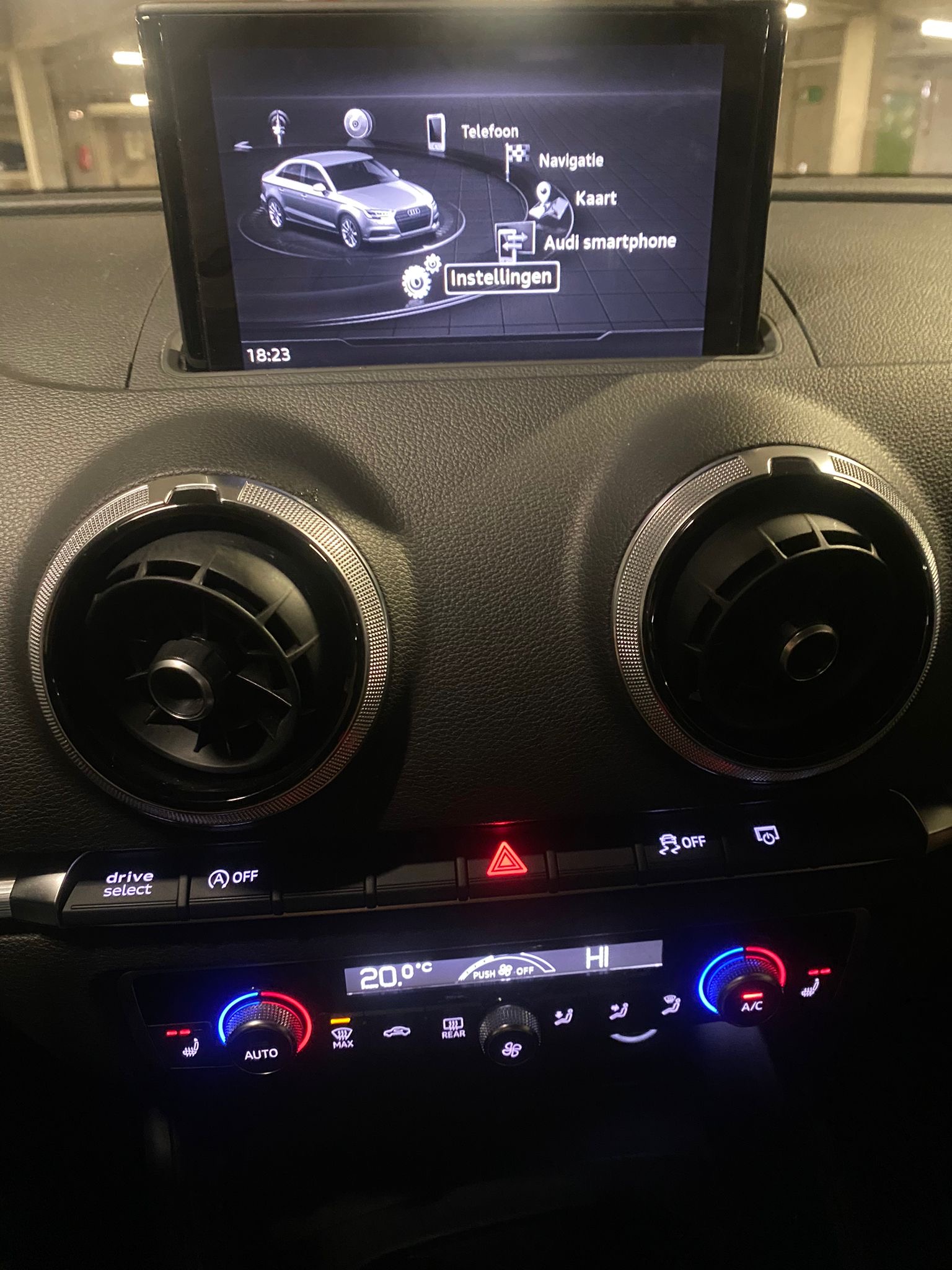 Audi A3 III (2) BERLINE 1.5 TFSI 150 S LINE S TRONIC 7