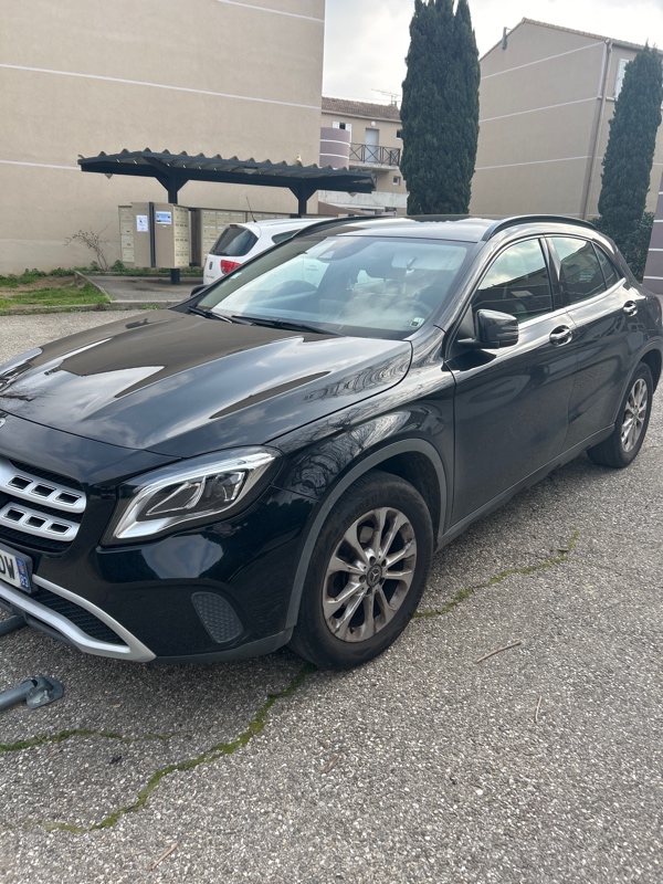 Mercedes-Benz Gla GLA 180D