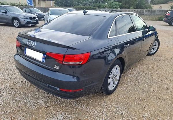 Audi A4 2.0 TDI STRONIC7 150 CV BUSINESS LINE BVA / GPS COULEUR