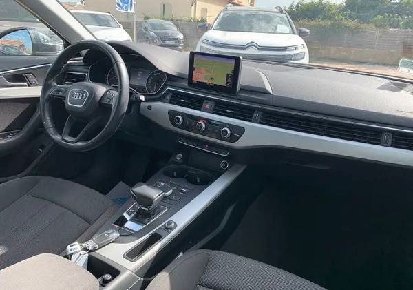 Audi A4 2.0 TDI STRONIC7 150 CV BUSINESS LINE BVA / GPS COULEUR