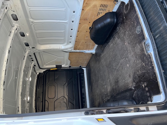 Ford Transit IV (2) 2.0 ECOBLUE 130 350 L2H3 FWD AMBIENTE HDT