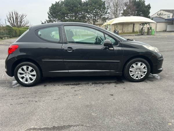 Peugeot 207 1.4 75 STYLE 3P