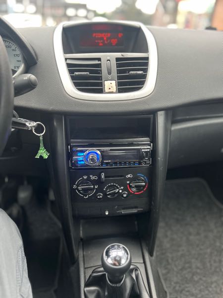 Peugeot 207 1.4 75 STYLE 3P