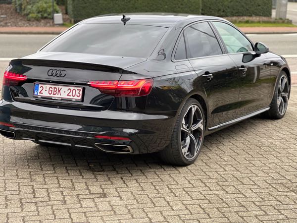 Audi A4 V (3) 35 TFSI 150 S LINE S TRONIC 7