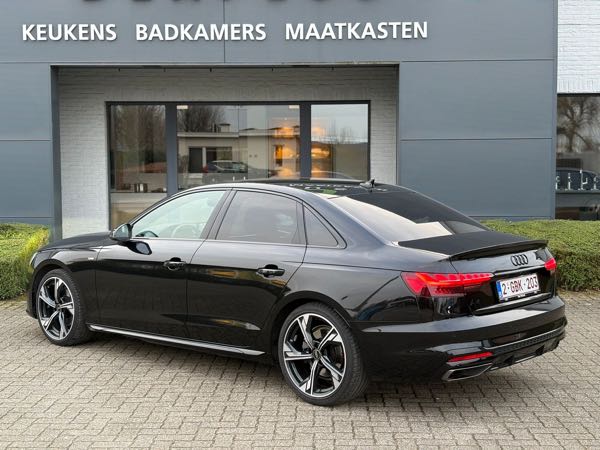Audi A4 V (3) 35 TFSI 150 S LINE S TRONIC 7