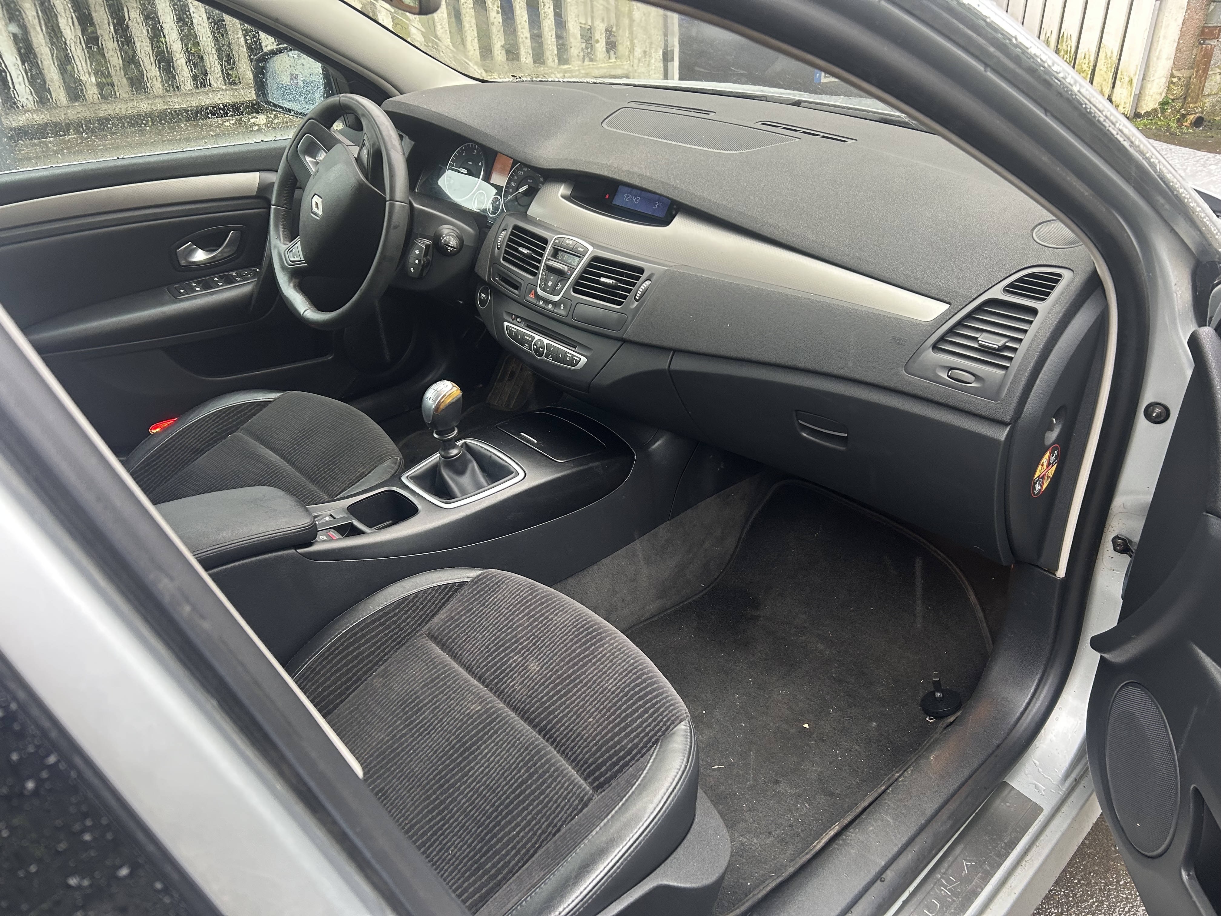 Renault Laguna III (2) 1.5 DCI 110 BUSINESS ECO2