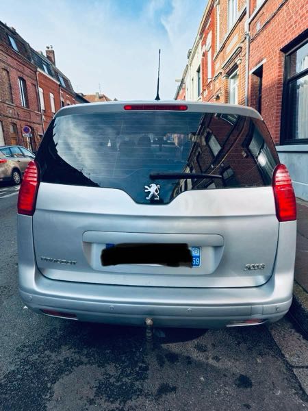 Peugeot 5008 1.6 HDI 115 FAP ALLURE 7PL