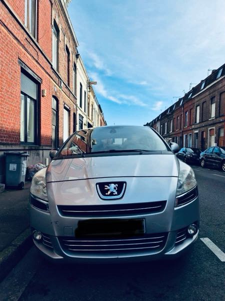 Peugeot 5008 1.6 HDI 115 FAP ALLURE 7PL