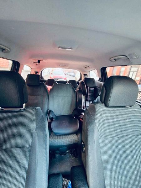 Peugeot 5008 1.6 HDI 115 FAP ALLURE 7PL