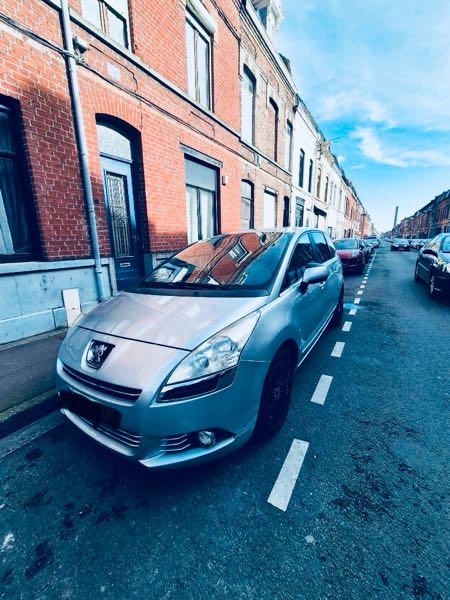 Peugeot 5008 1.6 HDI 115 FAP ALLURE 7PL