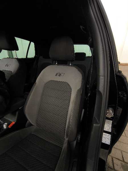 Volkswagen Golf VIII 1.5 ETSI OPF 150 R-LINE DSG7