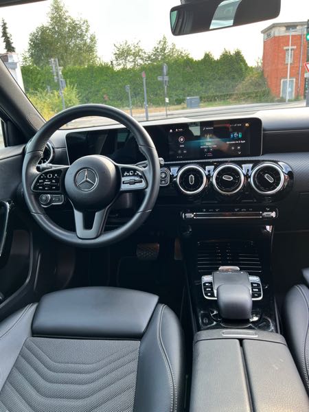 Mercedes-Benz Classe A IV BERLINE 180 D STYLE LINE 7G-DCT