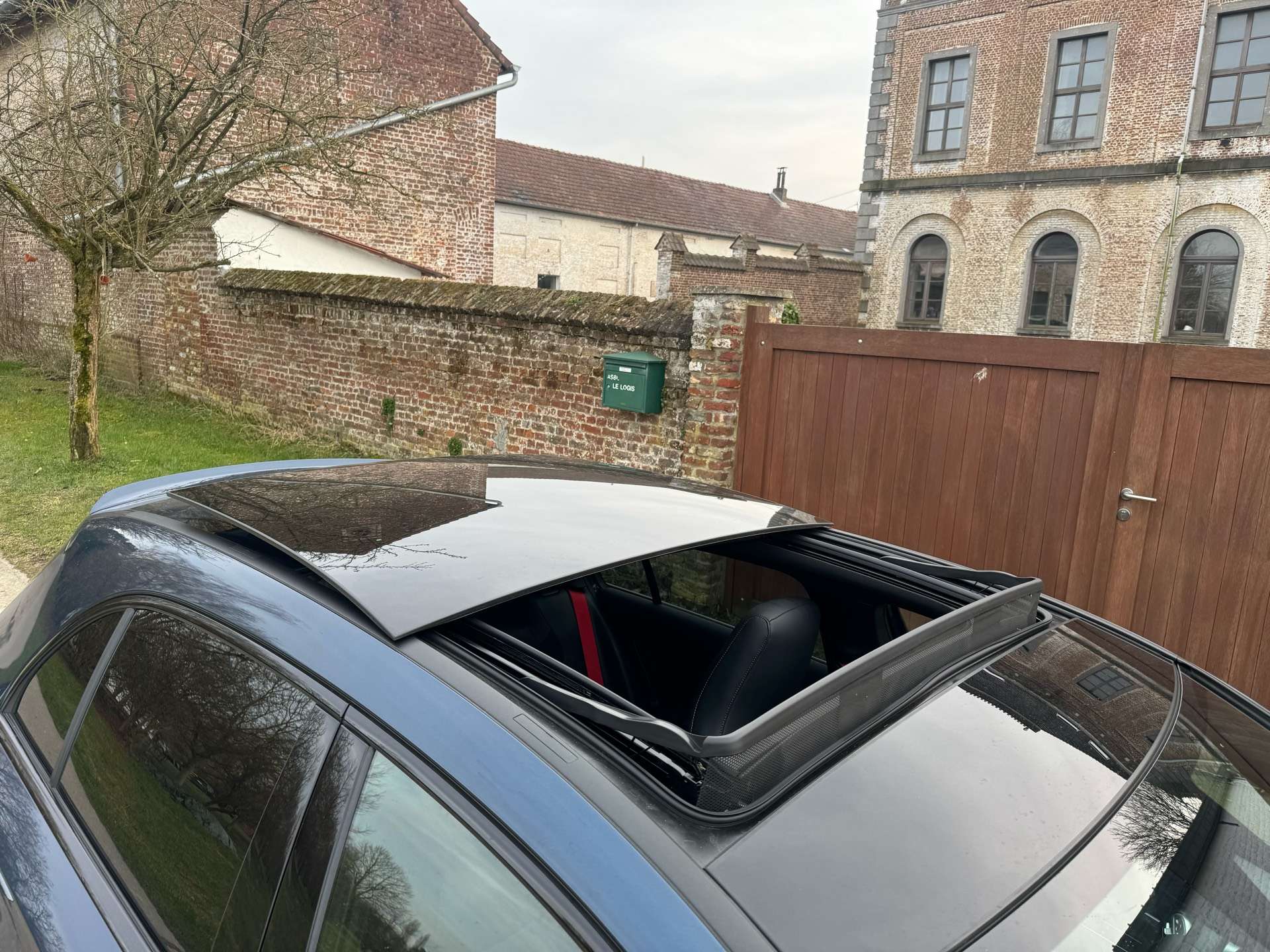 Mercedes-Benz A 35 AMG 4-Matic *PANO* *MEMO SEATS* CAM360*