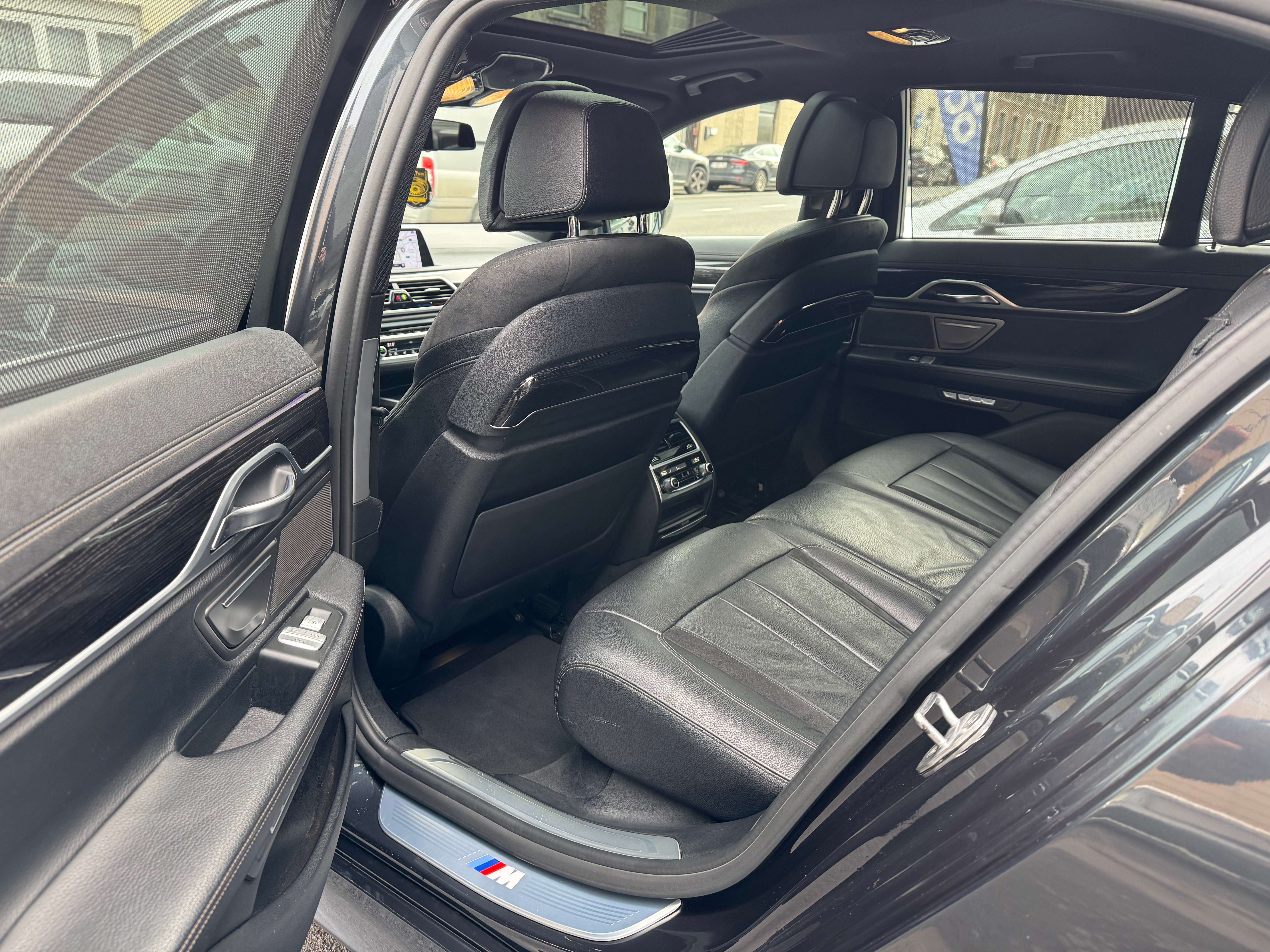 BMW 730 D Pack-M Serie Lux Full Toit Ouvrt Camera 360 Feux Led Jante Sieges Arrier Elect-massage Carnet Garantie